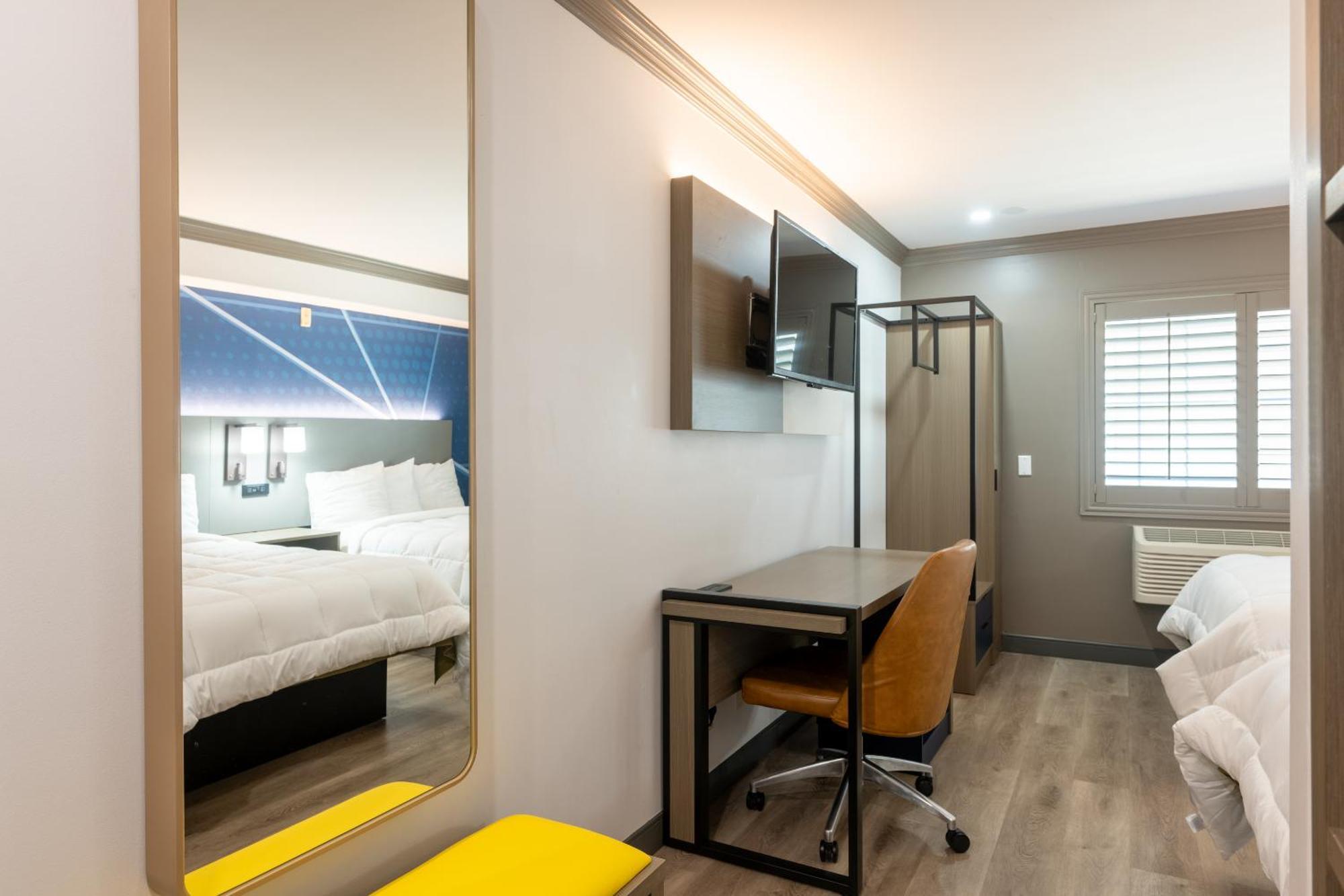 Hotel Lax Airport Area *